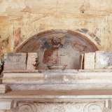 Sulla parete di fondo � raffigurata un�Annunciazione...